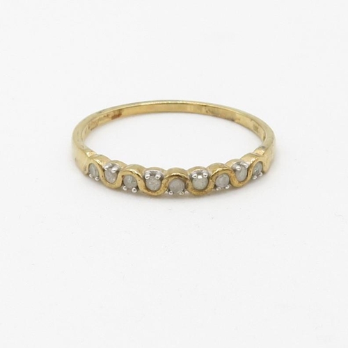 201 - 9ct gold diamond set half eternity ring (1.5g) Size  T 1/2