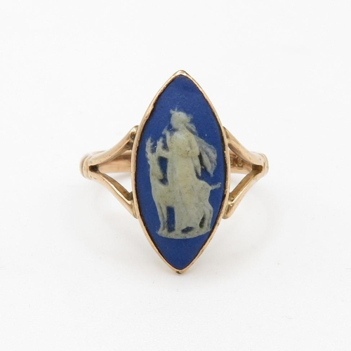 5 - 9ct gold wedgwood jasperware plaque dress ring (2.3g) Size  L