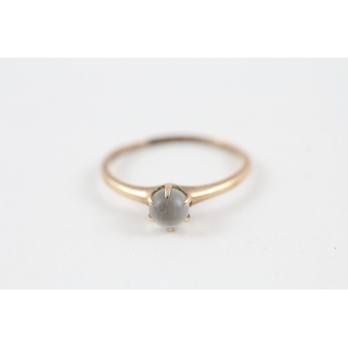 36 - 9ct gold antique moonstone single stone ring (1.6g) Size Q 1/2