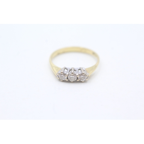 50 - 18ct gold vintage diamond three stone ring (1.7g) Size H 1/2