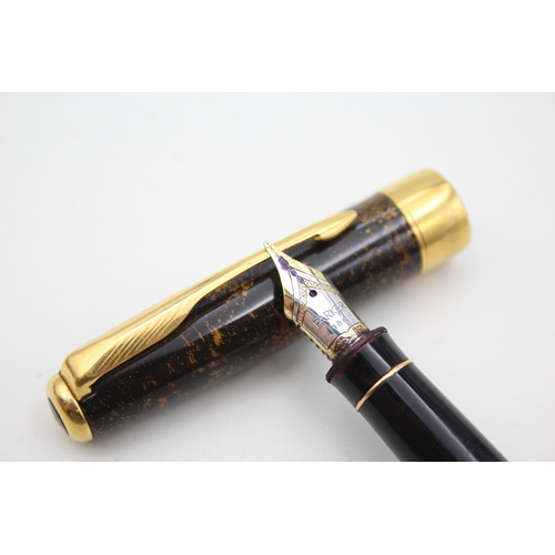 389 - Parker Sonnet Brown Lacquer Cased Fountain Pen w/ 18ct Gold Nib Writing