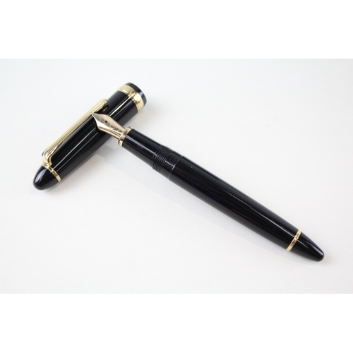 400 - Sailor Japan 1911 Standard Series Black Resin Fountain Pen w/ 14ct Gold Nib