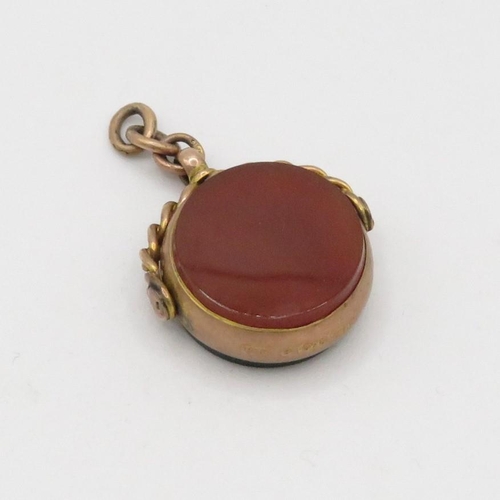 100 - 9ct gold carnelian and agate spinner fob (6.9g)