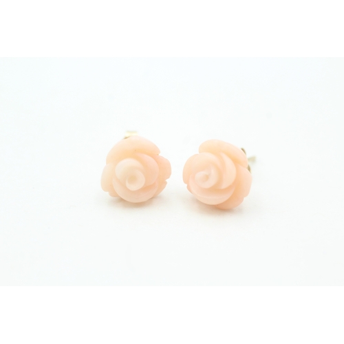 16 - 9ct gold carved rose coral stud earrings (1.7g)