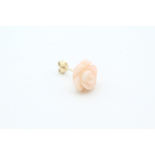 16 - 9ct gold carved rose coral stud earrings (1.7g)