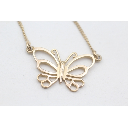 21 - 9ct gold vintage butterfly necklace (3.3g)