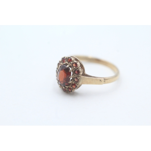 22 - 9ct gold vintage garnet dress ring (2.4g) Size  O