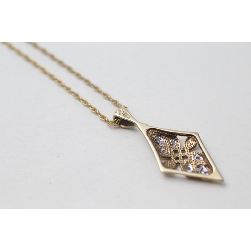 26 - 9ct gold vintage style diamond pendant necklace (3g)