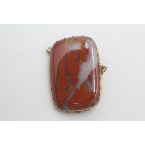 6 - 9ct gold jasper brooch (7.6g)