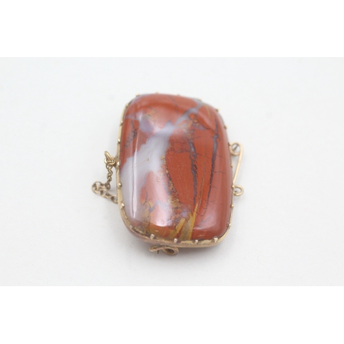 6 - 9ct gold jasper brooch (7.6g)