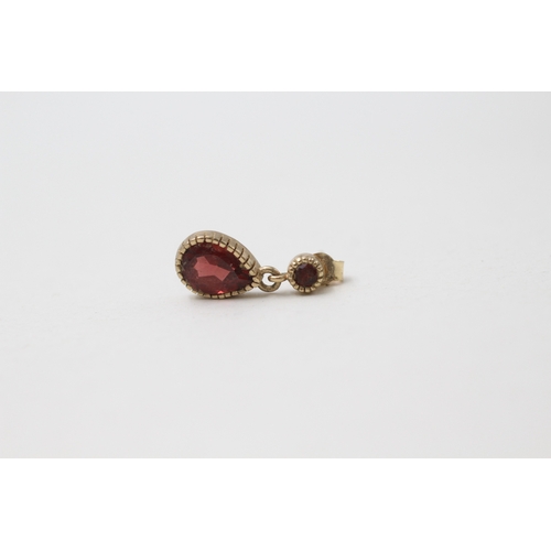 69 - 9ct gold garnet tear drop earrings (1.7g)