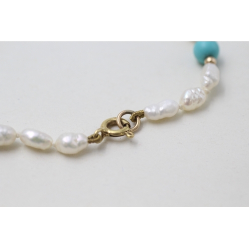 88 - 9ct gold rice pearl and turquoise bracelet (4.7g)