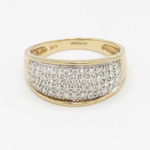 80 - 9ct gold pare set diamond ring (3.2g) Size P