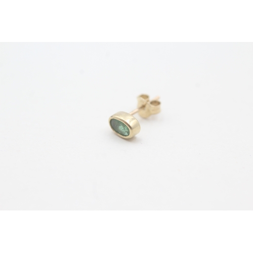 100 - 9ct gold emerald stud earring (0.47g)