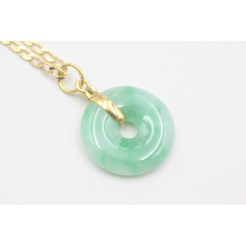 123 - 14ct gold jade pendant necklace (6.1g)