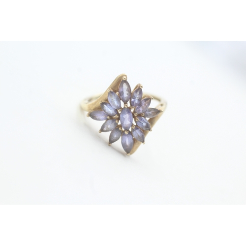 141 - 9ct gold tanzanite dress ring (2.9g) Size P 1/2