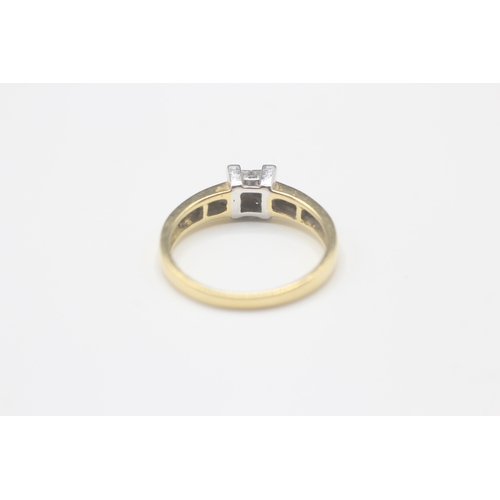 148 - 18ct gold diamond dress ring (3.6g) Size O