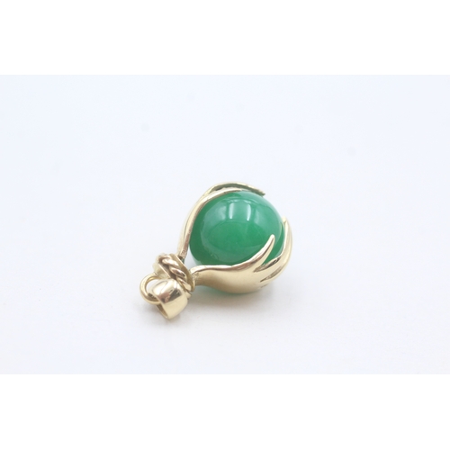 172 - 18ct gold quartzite charm (5.3g)