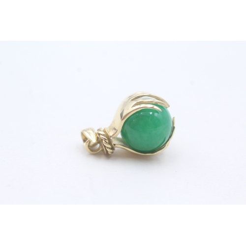 172 - 18ct gold quartzite charm (5.3g)