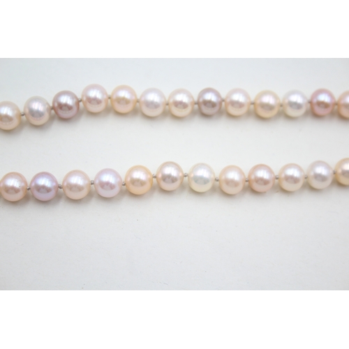 173 - 9ct gold pink cultured pearl necklace (28g)