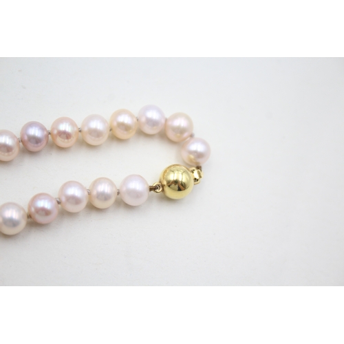 173 - 9ct gold pink cultured pearl necklace (28g)