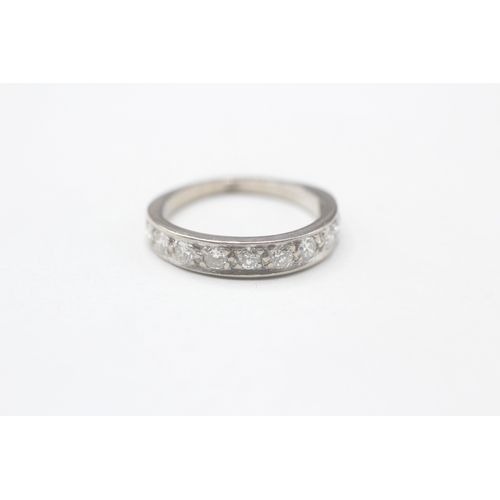 180 - 18ct gold diamond half eternity ring (2.7g) Size J