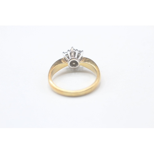 185 - 18ct gold diamond cluster ring (4g) Size J