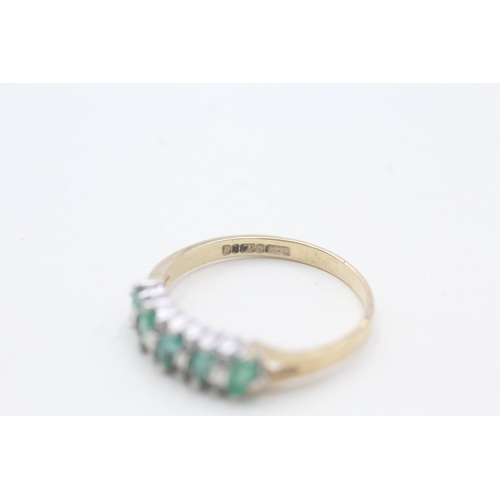 190 - 9ct gold emerald & diamond half eternity ring (1.7g) Size N