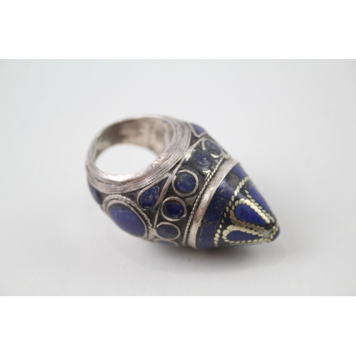 224 - Sterling Silver Traditional Ring w/ Lapis Lazuli 19g