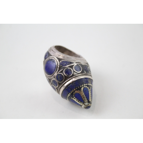 224 - Sterling Silver Traditional Ring w/ Lapis Lazuli 19g