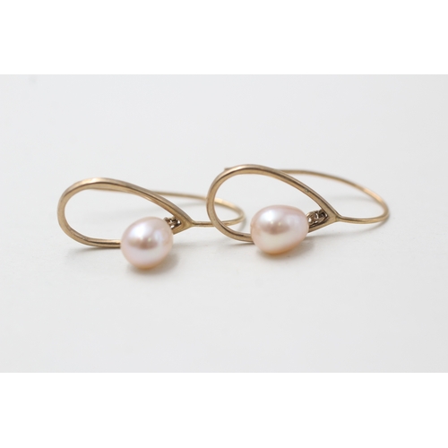 25 - 9ct gold cultured pearl drop earrings (1.4g)