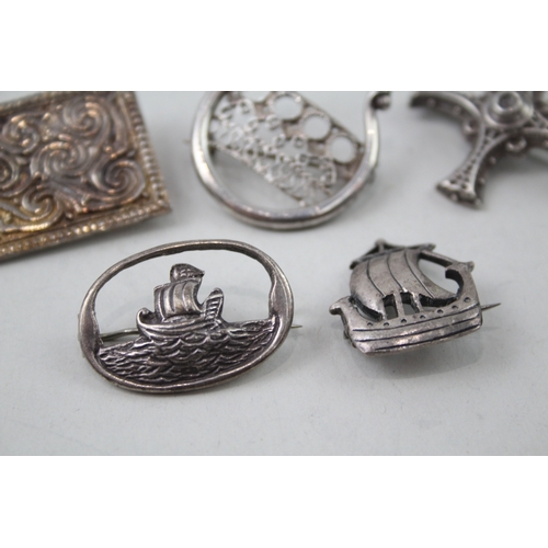 262 - Collection of Sterling Silver Brooches inc. Celtic, Ships, Cross x 5 34g