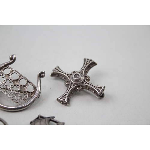 262 - Collection of Sterling Silver Brooches inc. Celtic, Ships, Cross x 5 34g