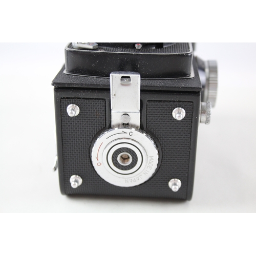 354 - Yashica Mat-124 Medium Format Twin Lens Camera w/ 80mm F/3.5 Lenses