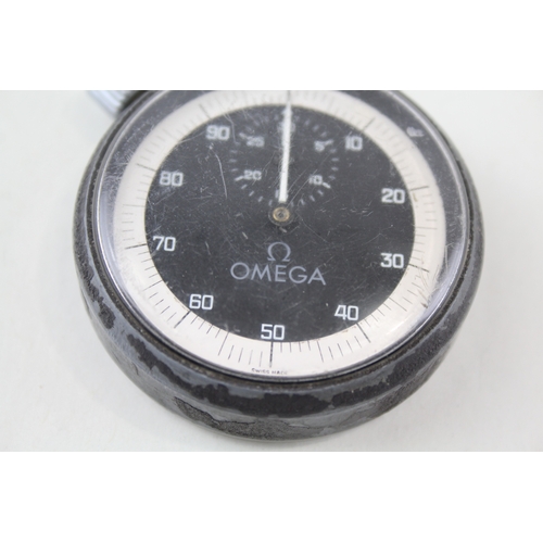 379 - Men's Vintage Omega Stop Watch WATCH RUNS