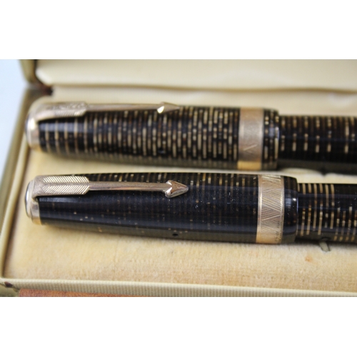 392 - 2 x Vintage Parker Vaccumatic Brown Fountain Pens w/ Steel Nibs WRITING Boxed