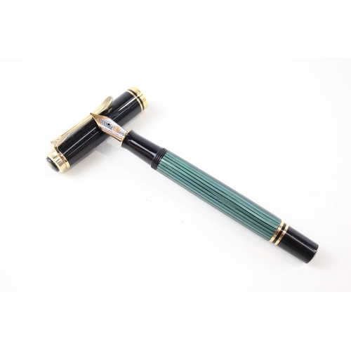 395 - Vintage Pelikan Souveran M300 Black & Green Fountain Pen  w/ 14ct Nib WRITING