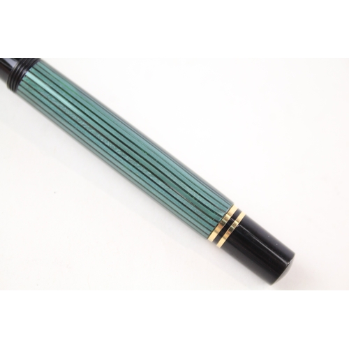 395 - Vintage Pelikan Souveran M300 Black & Green Fountain Pen  w/ 14ct Nib WRITING