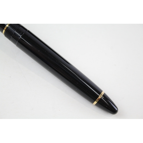 396 - Sailor Japan 1911 Standard Series Black Resin Fountain Pen w/ 21ct Gold Nib