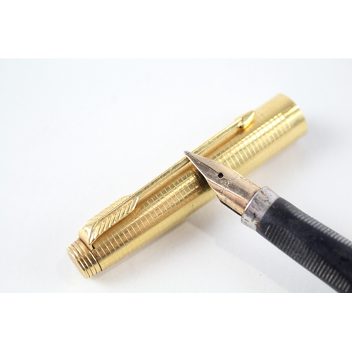 399 - Vintage Parker 75 Gold Plated Fountain Pen w/ 14ct Gold Nib WRITING