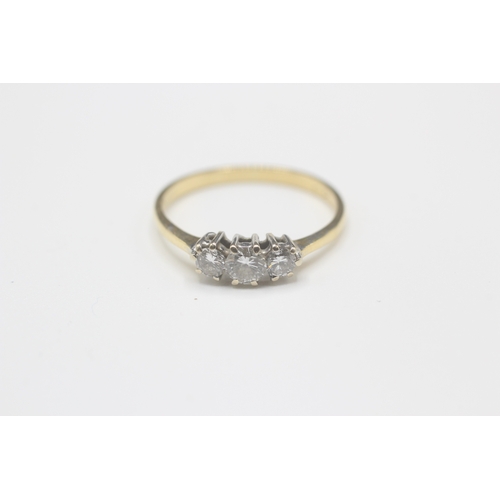 41 - 18ct gold diamond three stone ring (1.8g) Size M 1/2