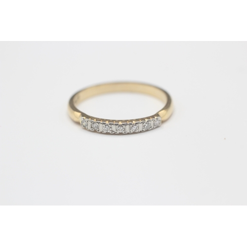 43 - 18ct gold diamond half eternity ring (2.6g) Size Q