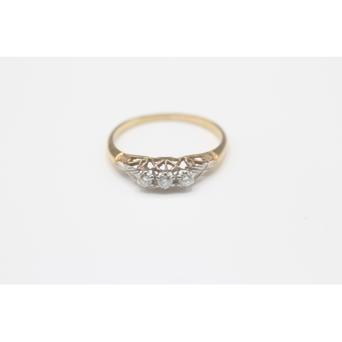 45 - 18ct gold vintage diamond three stone ring (2g) Size Q