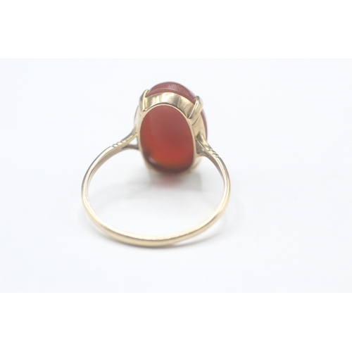 52 - 9ct gold carnelian single stone ring (4g) Size Y