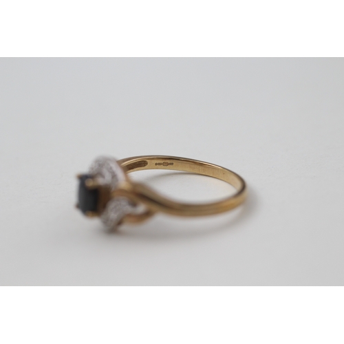 7 - 9ct gold diamond and sapphire ring (2.3g) Size P