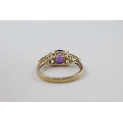 8 - 9ct gold amethyst, peridot and blue topaz ring (2.4g) Size O