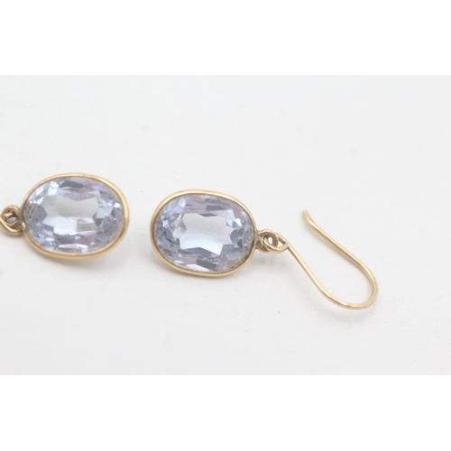 84 - 9ct gold synthetic blue spinel drop earrings with french hooks (1.8g)