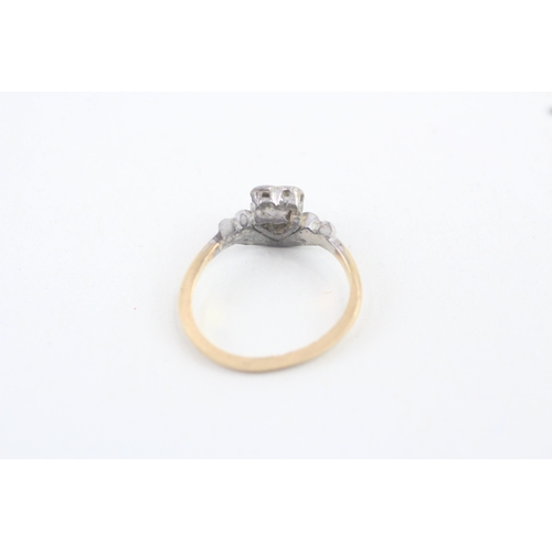 85 - 18ct gold and platinum diamond solitaire dress ring (2.6g) AS SEEN - MISSHAPEN Size H