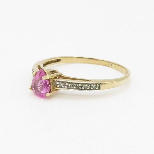 86 - 9ct gold pink sapphire & diamond ring (1.7g) Size T