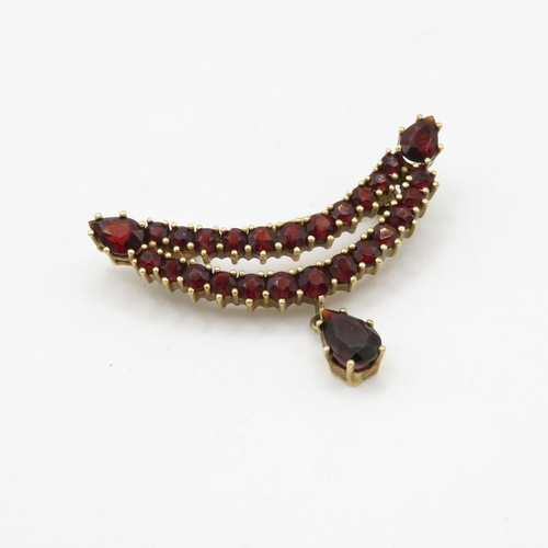 76 - 9ct gold vintage garnet drop brooch (5.1g)